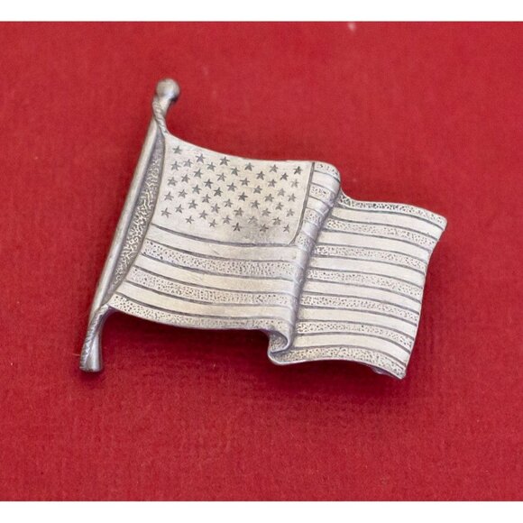 Vintage Silver Tone USA Flag Brooch - F31 - Picture 1 of 2